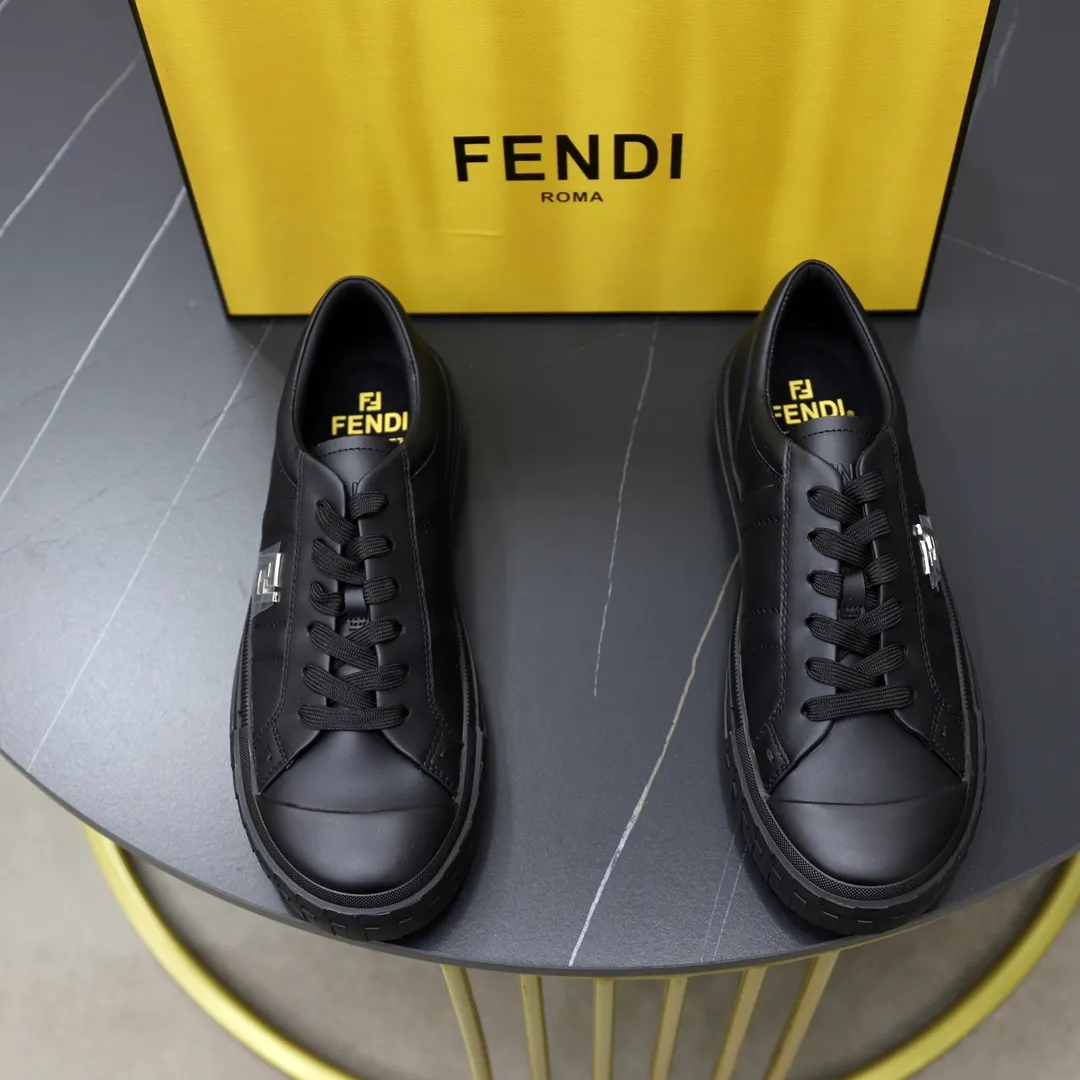 Factory price: 580💰Original order (couple model) Brand: FENDI Fendi🙅‍♂️🙅‍♂️🙅‍♂️ Size: Female 35–40, Male 39-44 (45 can be customized) Grade: Official website genuine Material: Imported original cowhide upper Original comfortable lining TPU wear-resistant lightweight outsole Style category: Loafers New trendy shoes color: actual picture color